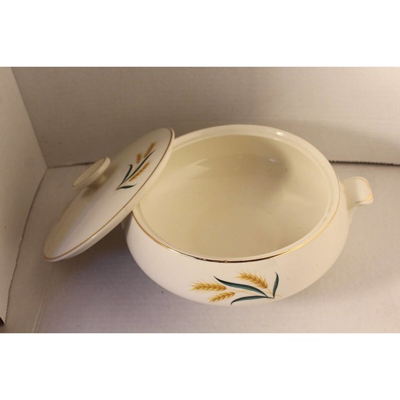 Vintage Royal Harvest Covered Casserole 1.5 Qt Wheat Gold Trim Homer Laughlin - Picture 4 of 6